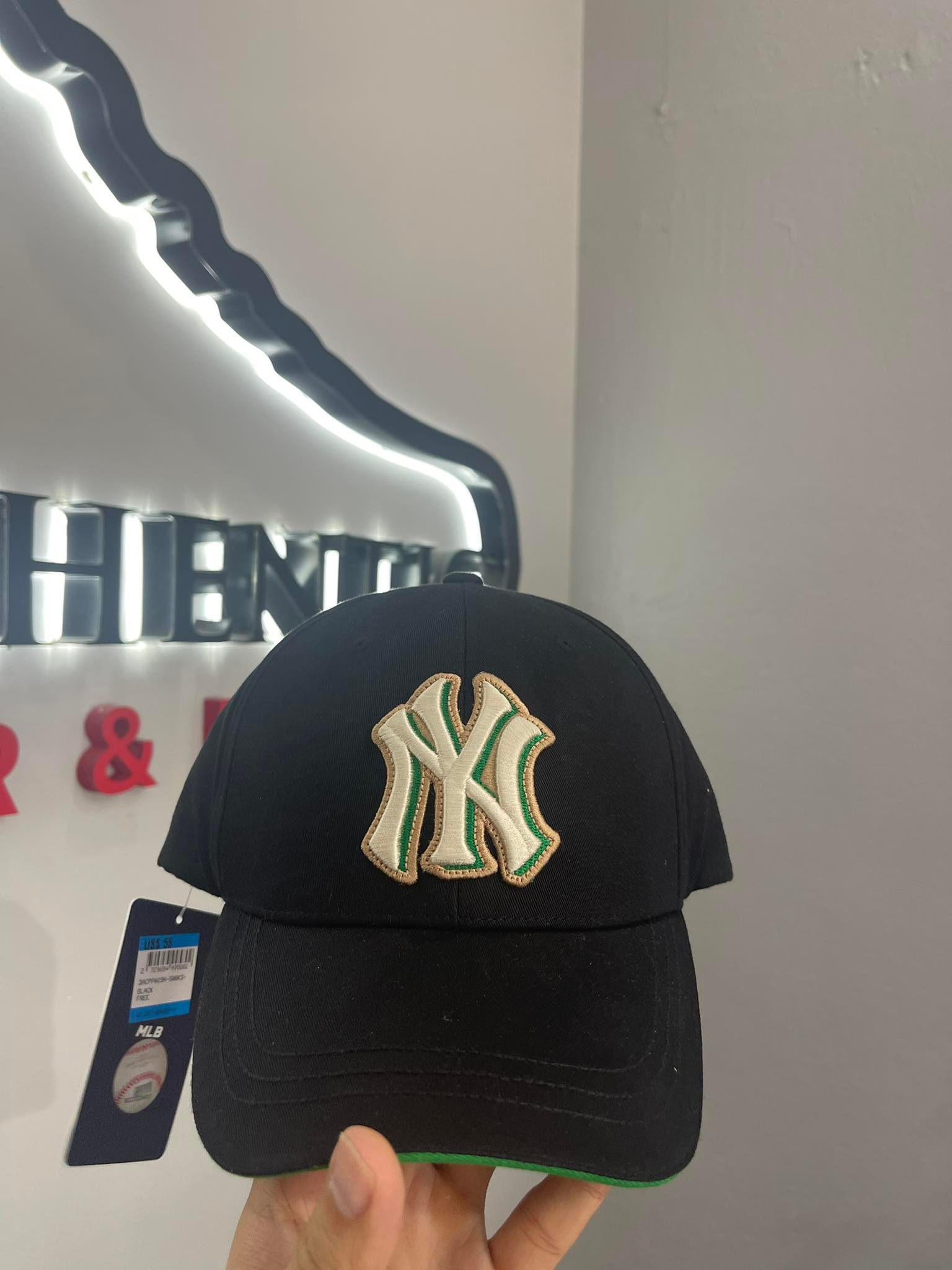 Mũ đen NY logo to